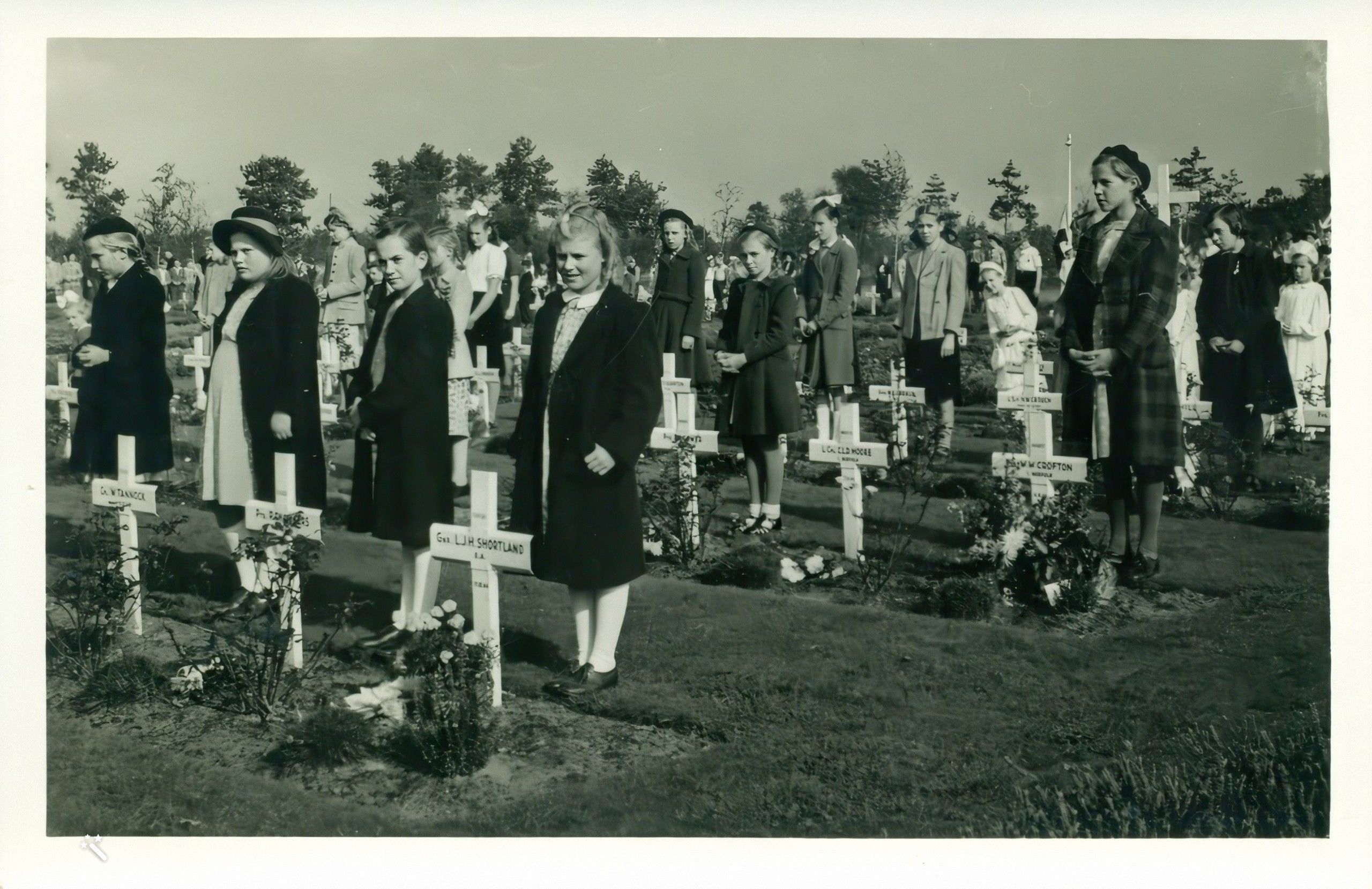 Kinderen-Overloon-bij-nieuwe-begraafplaats